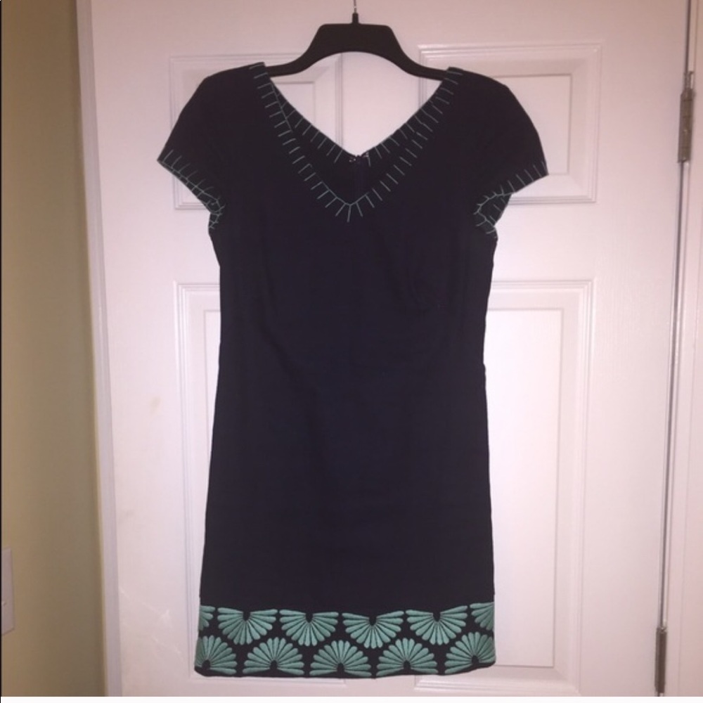 Vineyard vines embroidered linen tunic dress